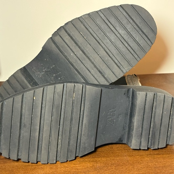 Zara Textured Black Ankle Boots - Picture 3 of 4